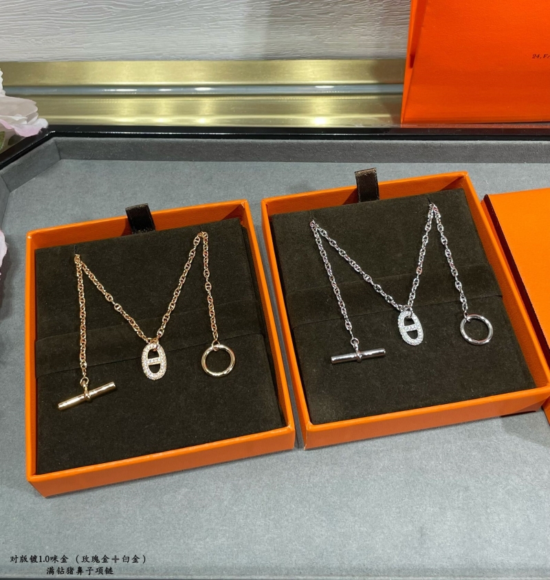 H**me5 necklaces